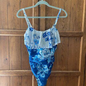 NWT Cupshe Blue Floral Ruffled Tummy Control One-Piece Size Large